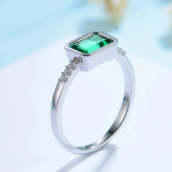 925 Sterling Silver Bezel Set Created Emerald - Picture 3 of 15